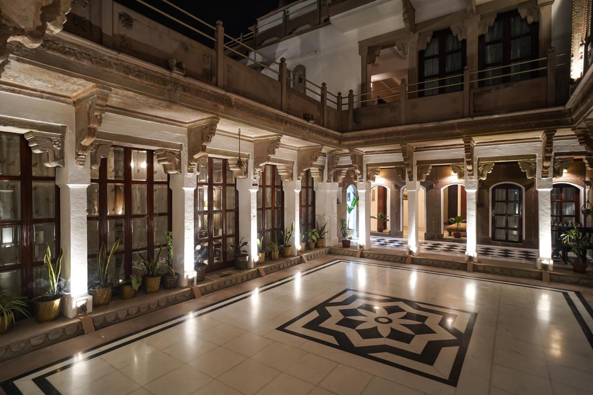 Guleria Kothi At Ganges Hotel Varanasi Ngoại thất bức ảnh