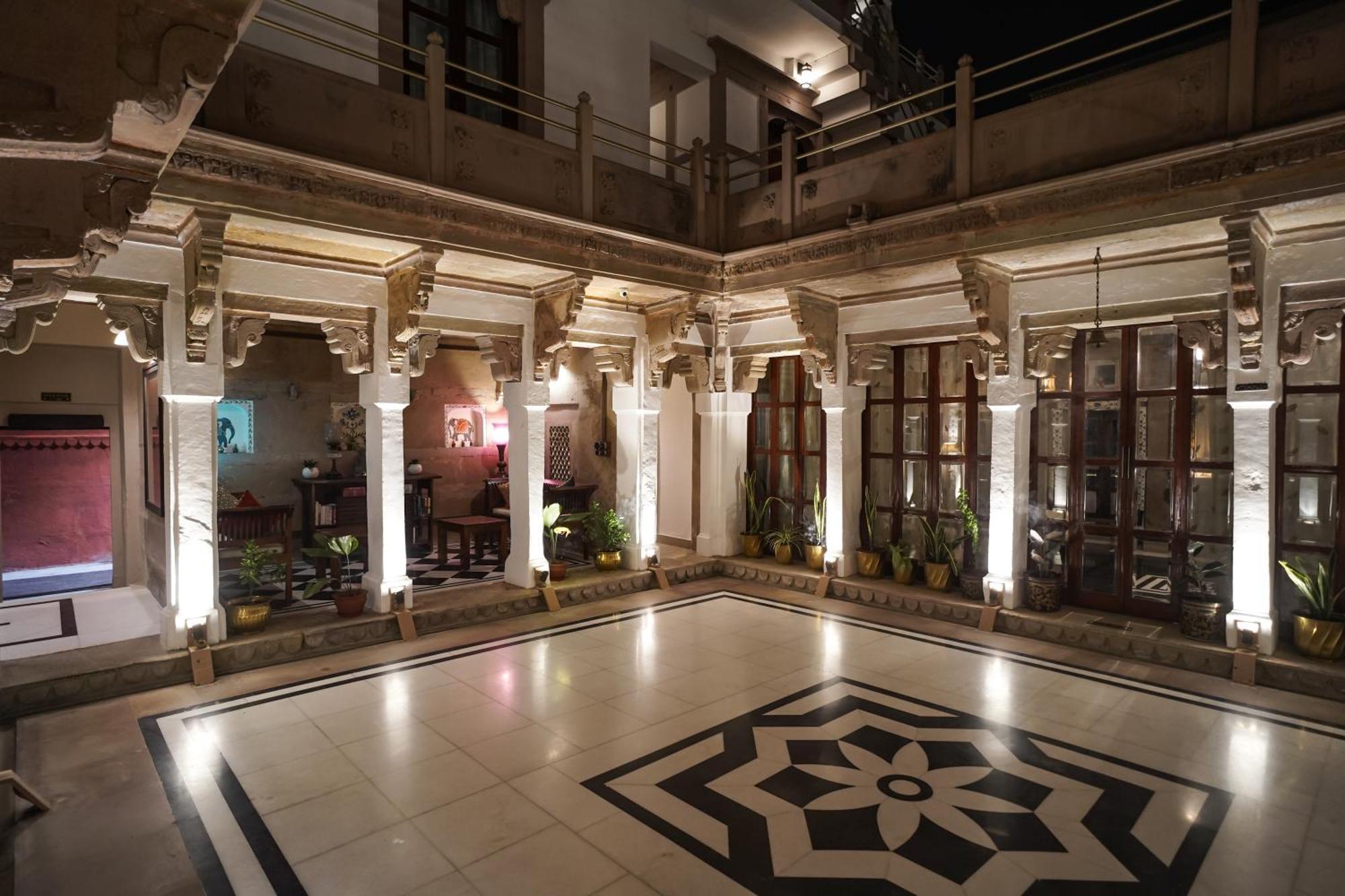 Guleria Kothi At Ganges Hotel Varanasi Ngoại thất bức ảnh